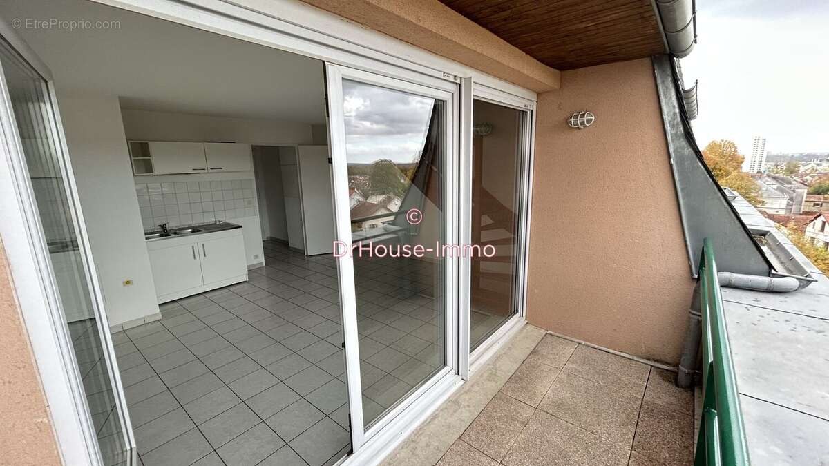 Appartement à DAMMARIE-LES-LYS