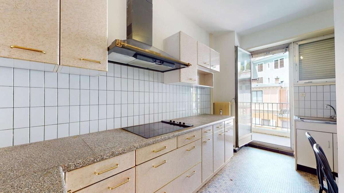 Mulhouse Parc Steinbach – Grand F2 de 70,35 m² avec ascenseur, 2 balcons et cave - photo 3