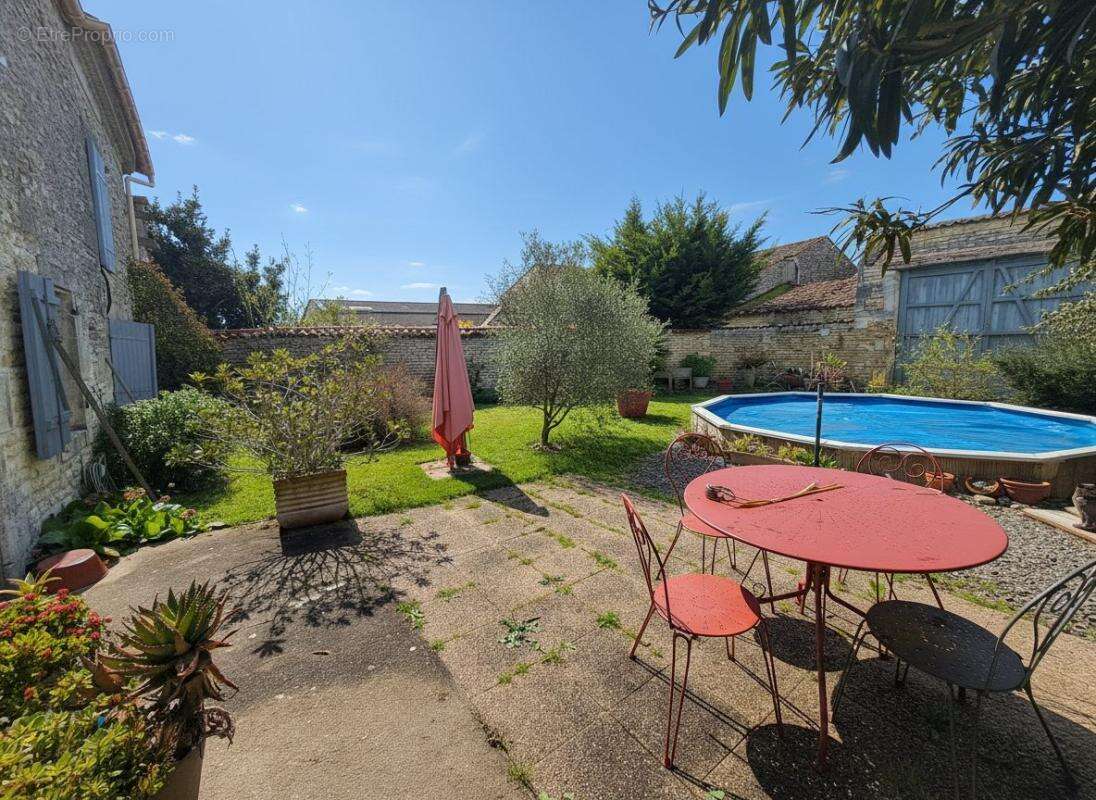 Maison en pierre à rafraichir - 2 chambres - jardin - photo 24