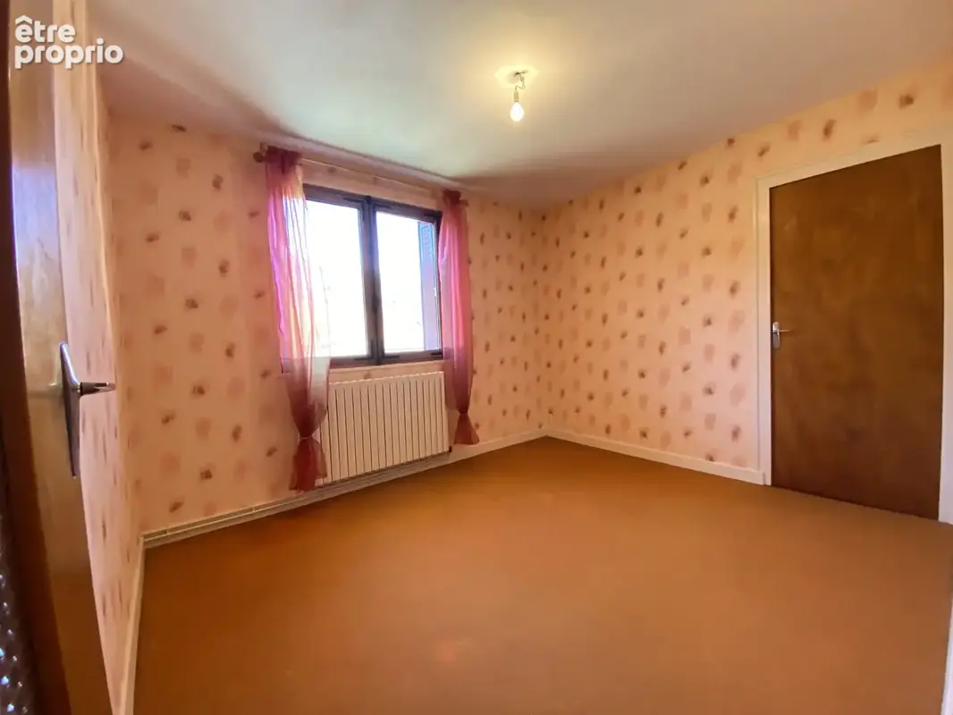 Maison T6 sur terrain plat , clos et arboré. - photo 19