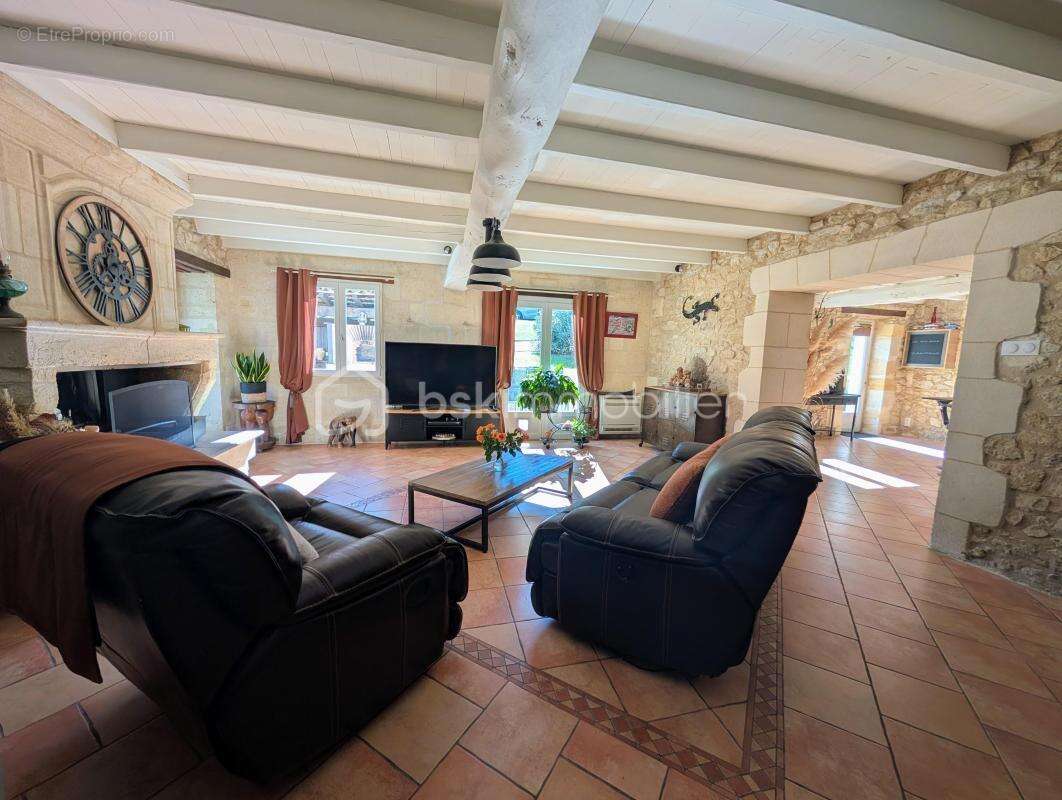 Maison à VILLEGOUGE