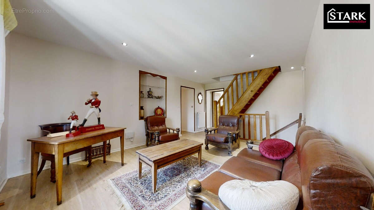 Maison 230 m² à Saint-Barthelemy  - photo 8