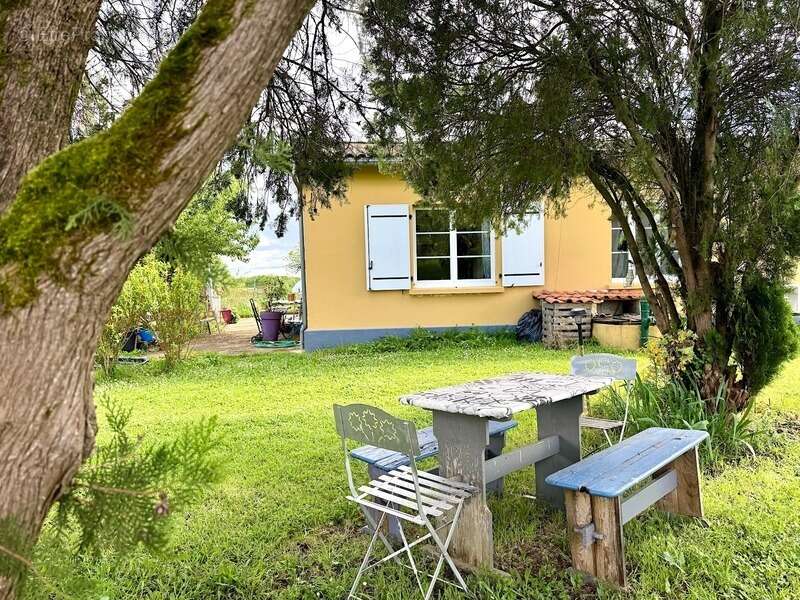 Maison à MONTPON-MENESTEROL