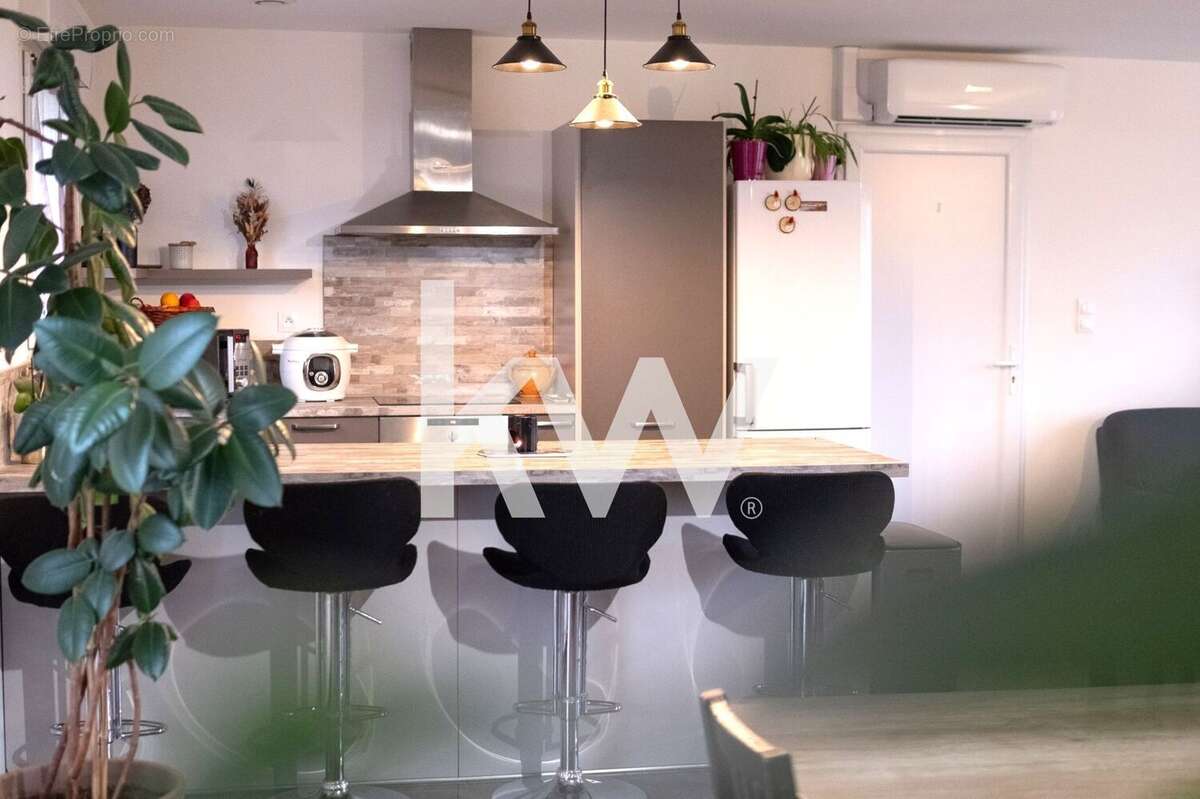 Maison à COMPREIGNAC