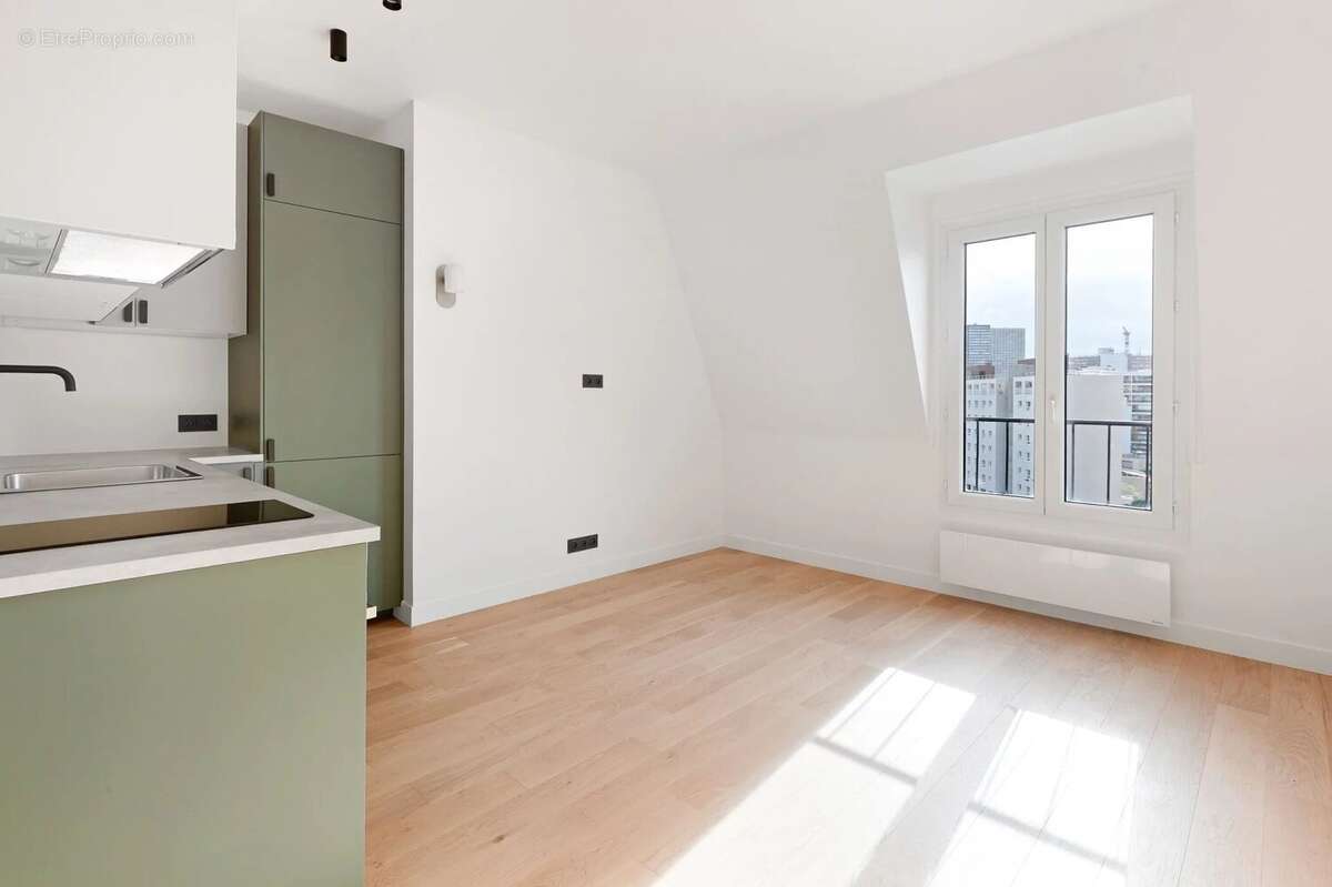 Appartement à PARIS-16E