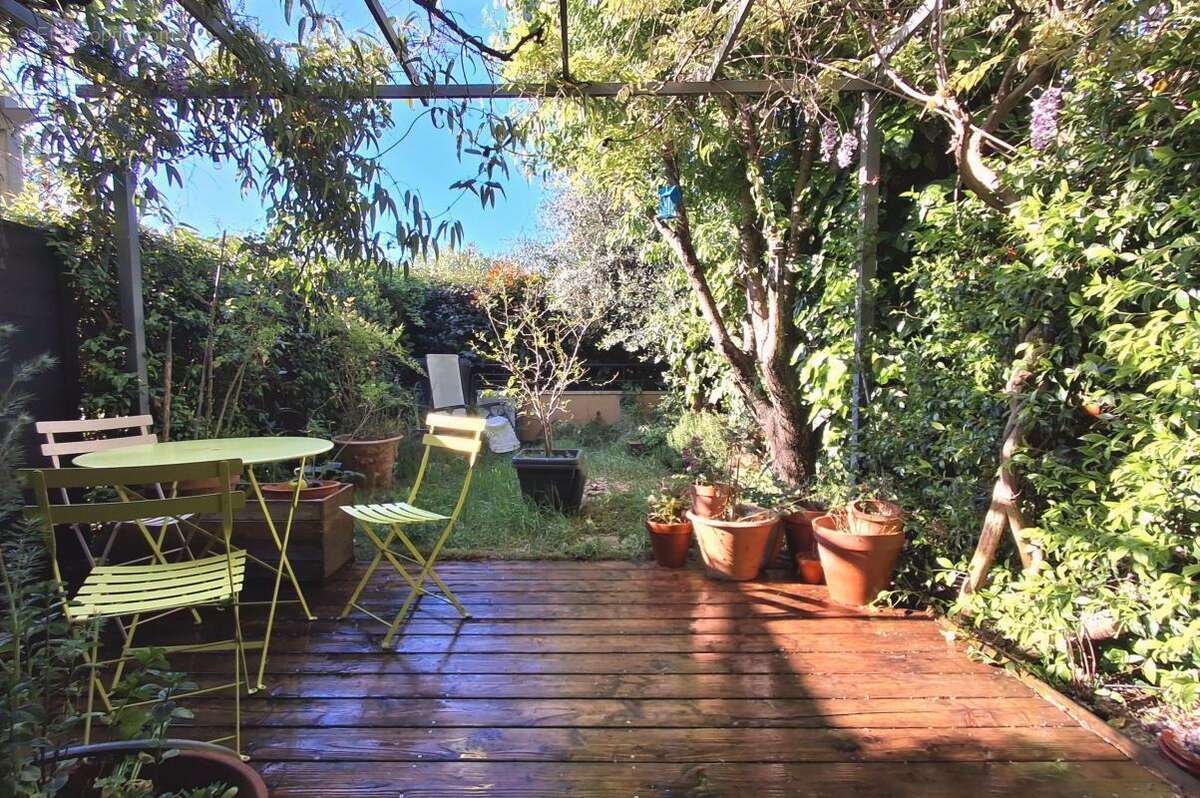 Duplex T3 63 m² à Aix (Les Granettes) avec terrasse, jardin et parking privatif - photo 10