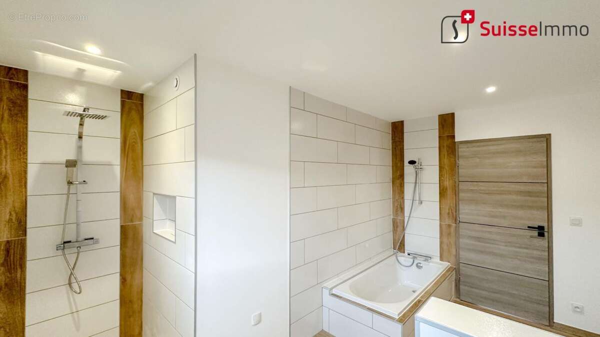 Maison à VOUJEAUCOURT