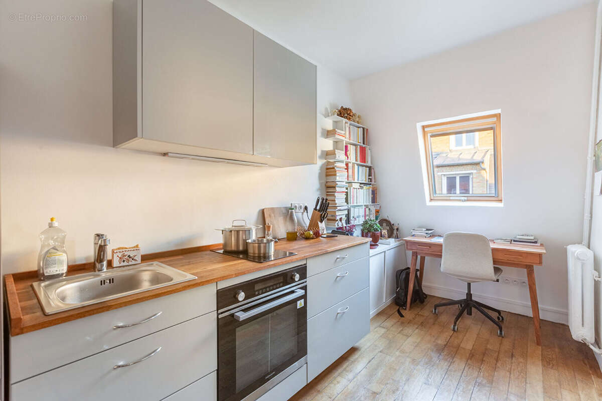 Appartement à PARIS-14E