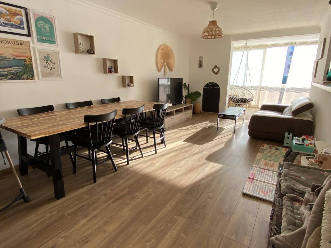 Appartement à VILLENEUVE-LOUBET