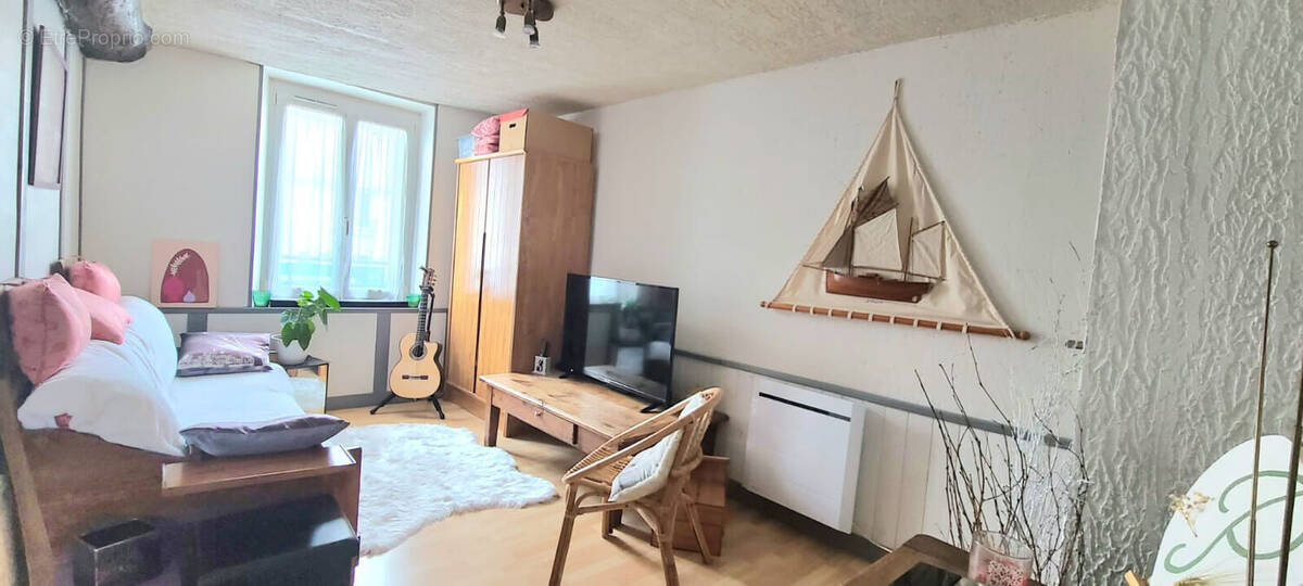 Maison à LE MESNIL-AUBRY