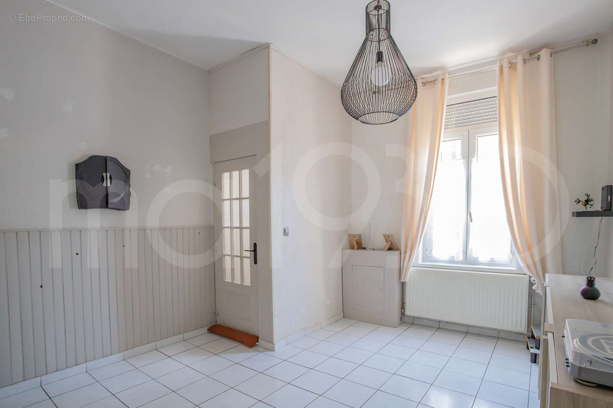 De beaux volumes: 3 chambres, dressing et aucun travaux - photo 5
