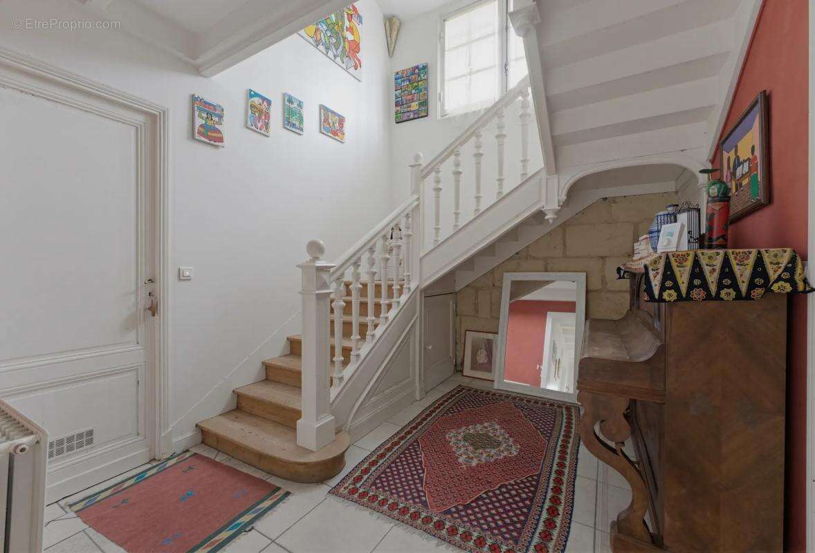 Maison à SAINT-CAPRAIS-DE-BORDEAUX
