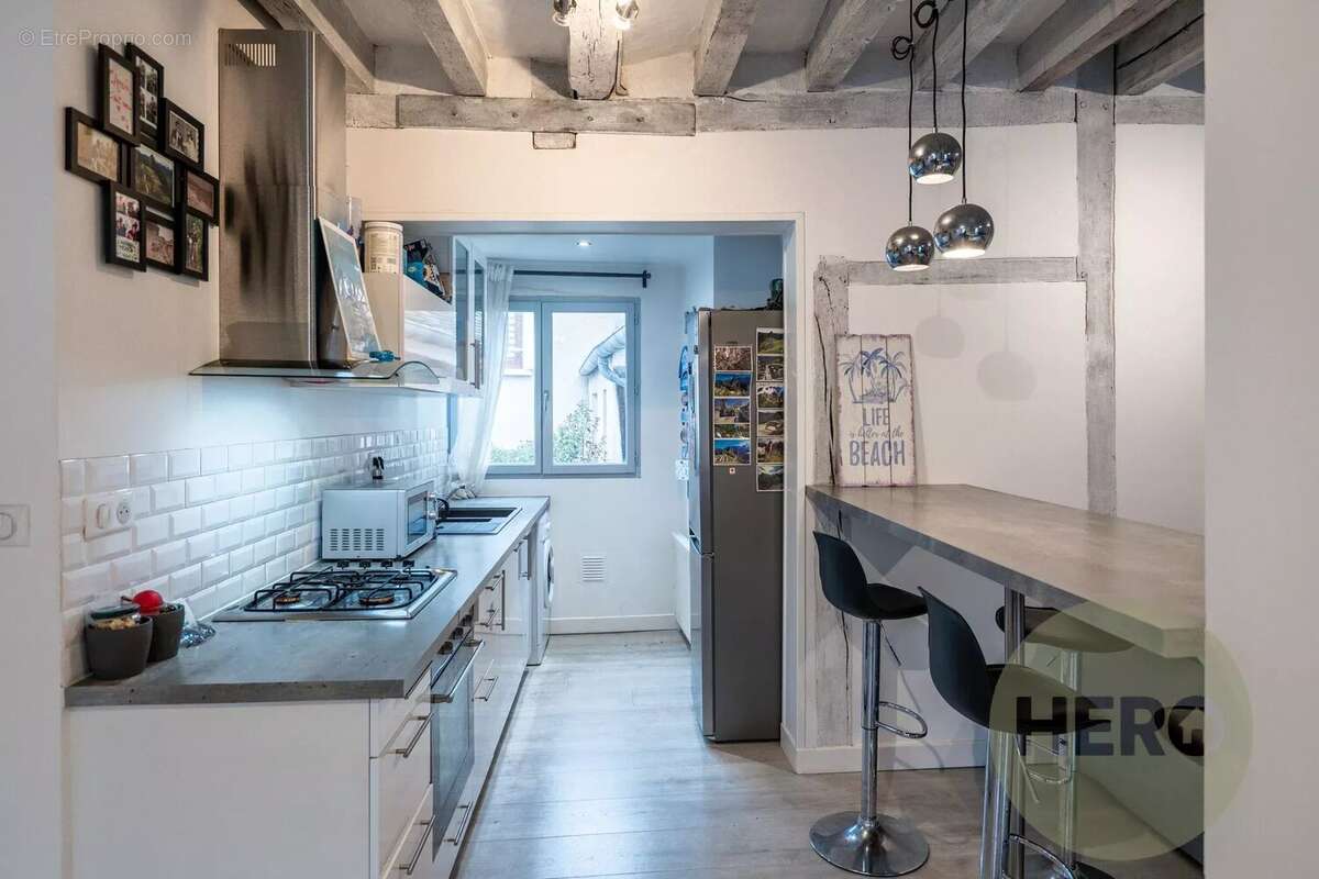 Appartement à NEAUPHLE-LE-CHATEAU