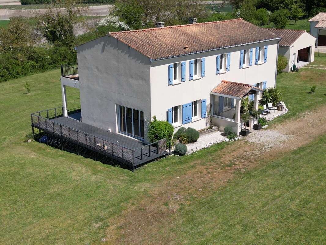 Maison à ALLAS-BOCAGE