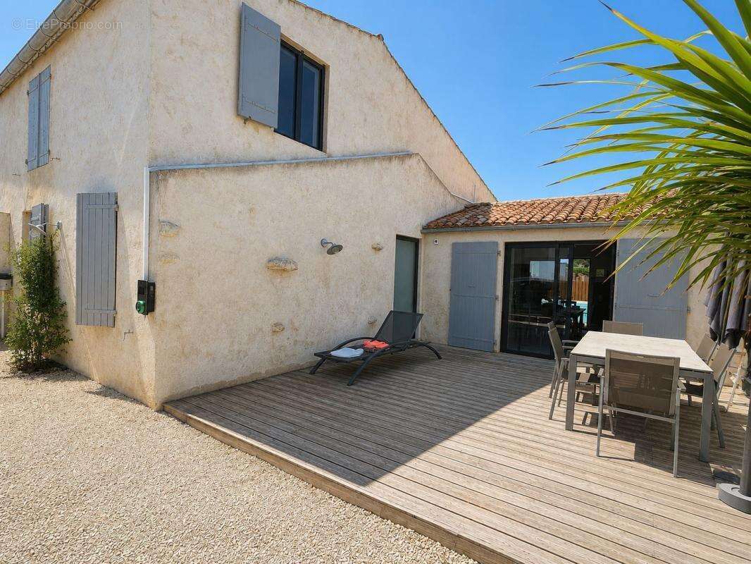 Maison entièrement rénovée - 5 chambres avec piscine et terrasses - photo 12