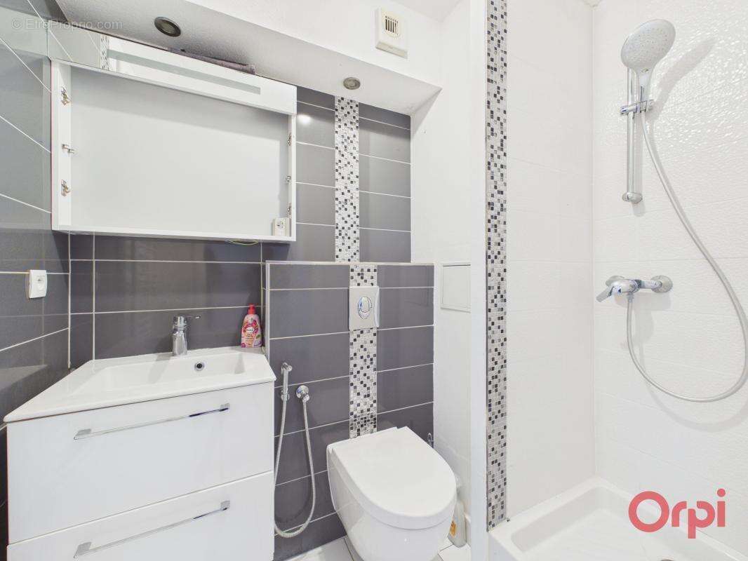 Appartement À Vendre - photo 9