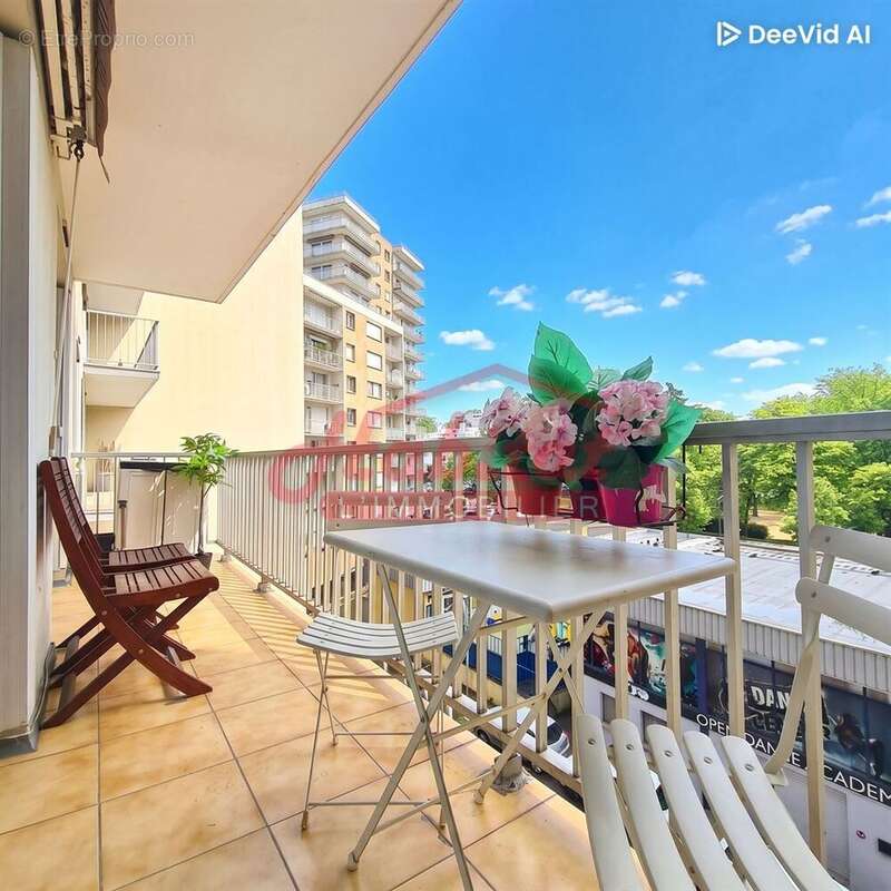 Chelles centre-ville : appartement + box - photo 10