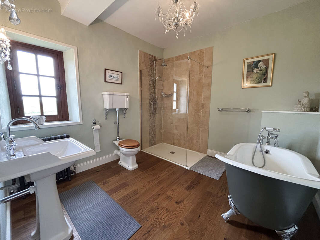 Maison 6 pièces - 233m2 avec dépendances AURSEULLES - photo 15