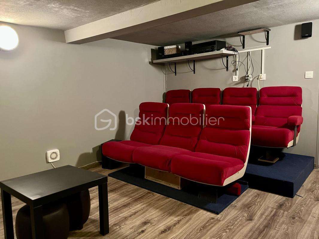 Maison - 3 ch - salle cinéma - rénovée avec goût - photo 10
