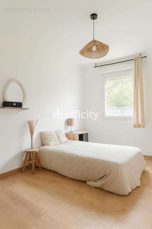 Maison à CHAMPAGNE-SAINT-HILAIRE