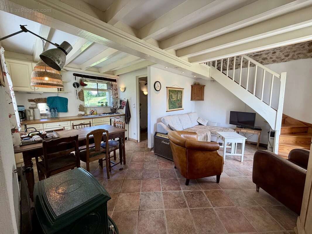 Maison à CHARBONNAT