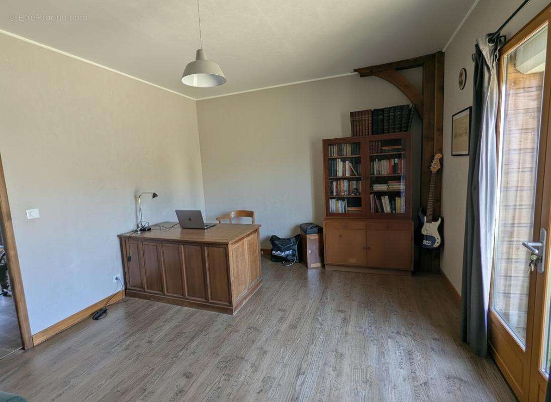 Propriété économe en énergie d'environ 174m2 8 pièces 4 chambres Parcelle de 2431m2 - photo 6