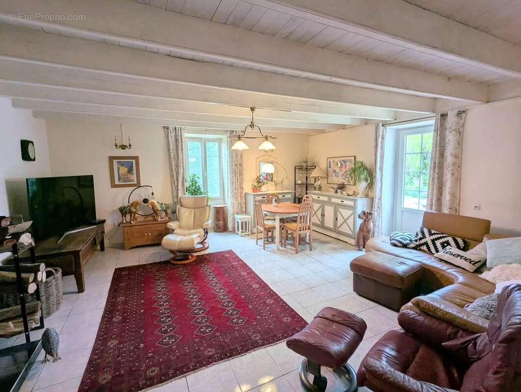 Maison à L'HERMENAULT