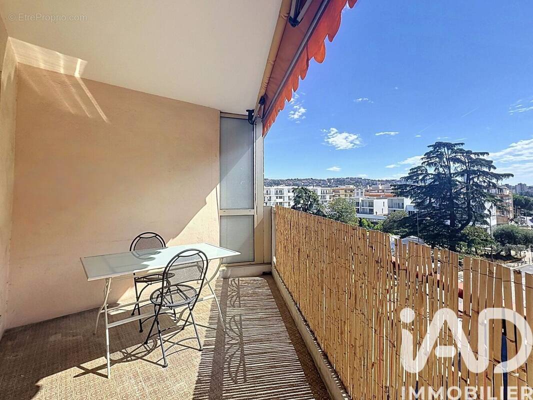 Photo 1 - Appartement à SAINT-LAURENT-DU-VAR