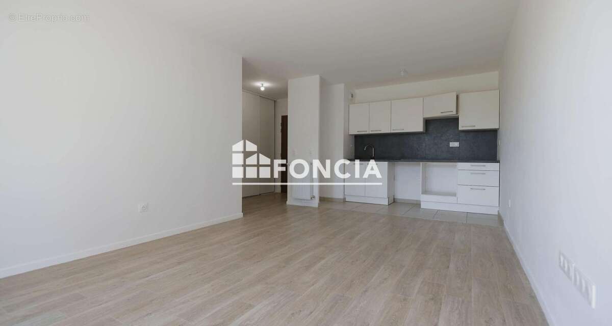 Appartement à DAMMARIE-LES-LYS