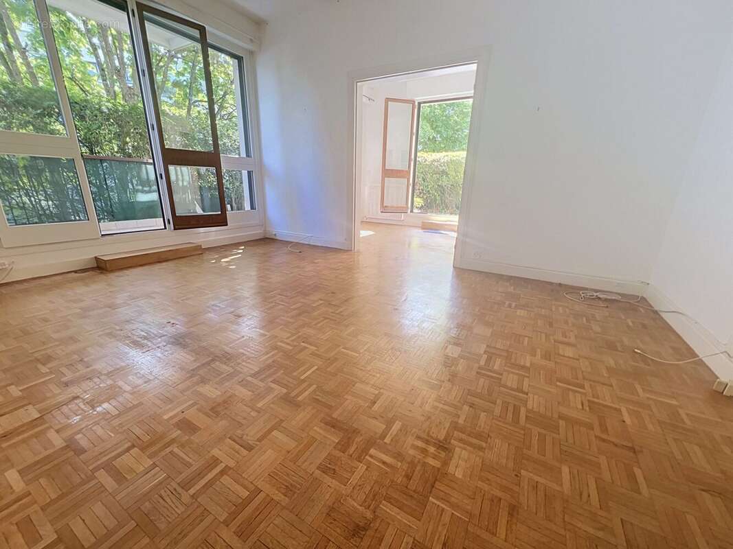 Appartement 70 m² à Garches  - photo 4