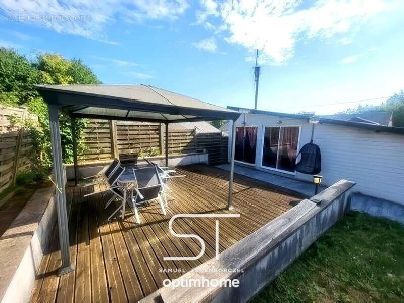 Maison familiale 5 ch de 148 m² – Le Mesnil-Guillaume (14100) - photo 18