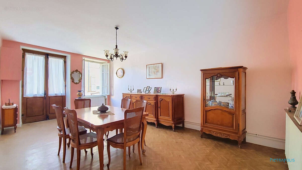 Maison 180 m² à Saint-Jean-De-Bournay  - photo 4