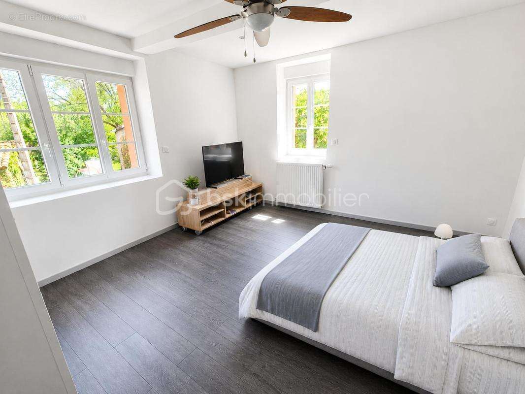 Demeure de Caractère en pierre (218 m²) – DPE B – Prestations Haut de Gamme & Dépendance - photo 8