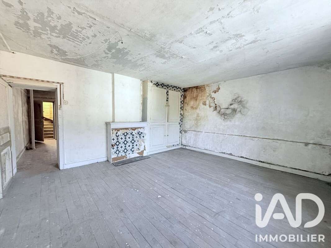Appartement 1000 m² à Sedan  - photo 4