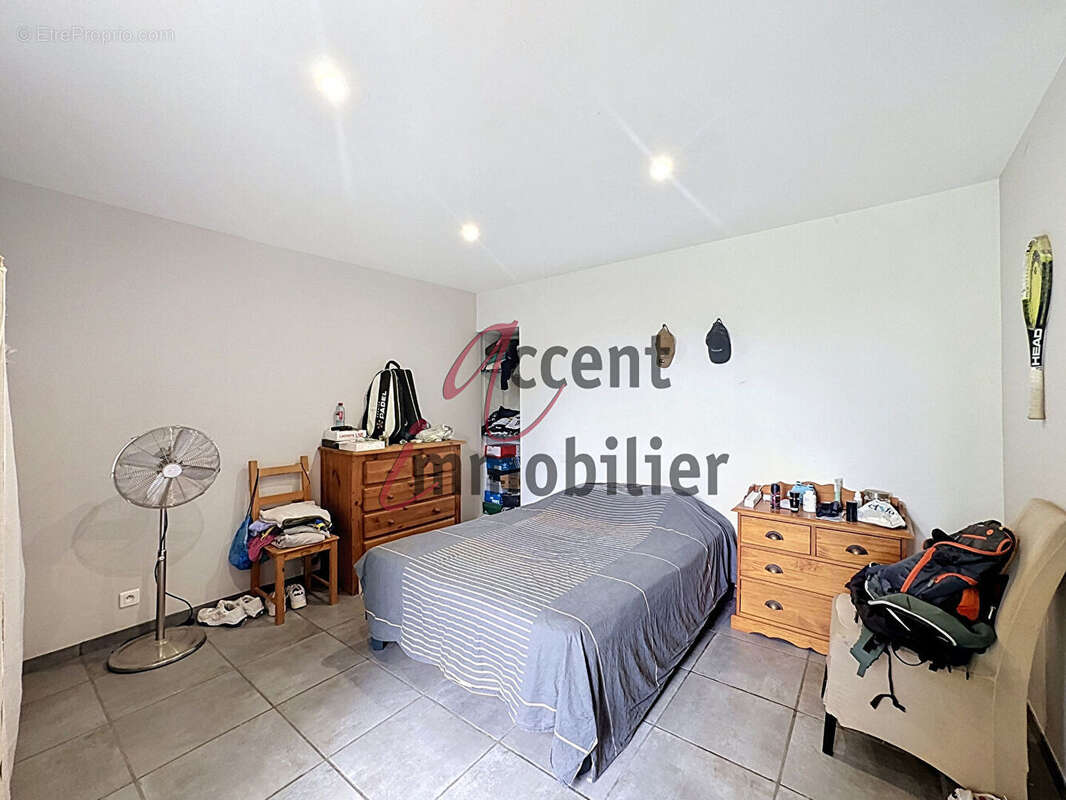 Mollégès, partie de mas de 263m² avec piscine - photo 7