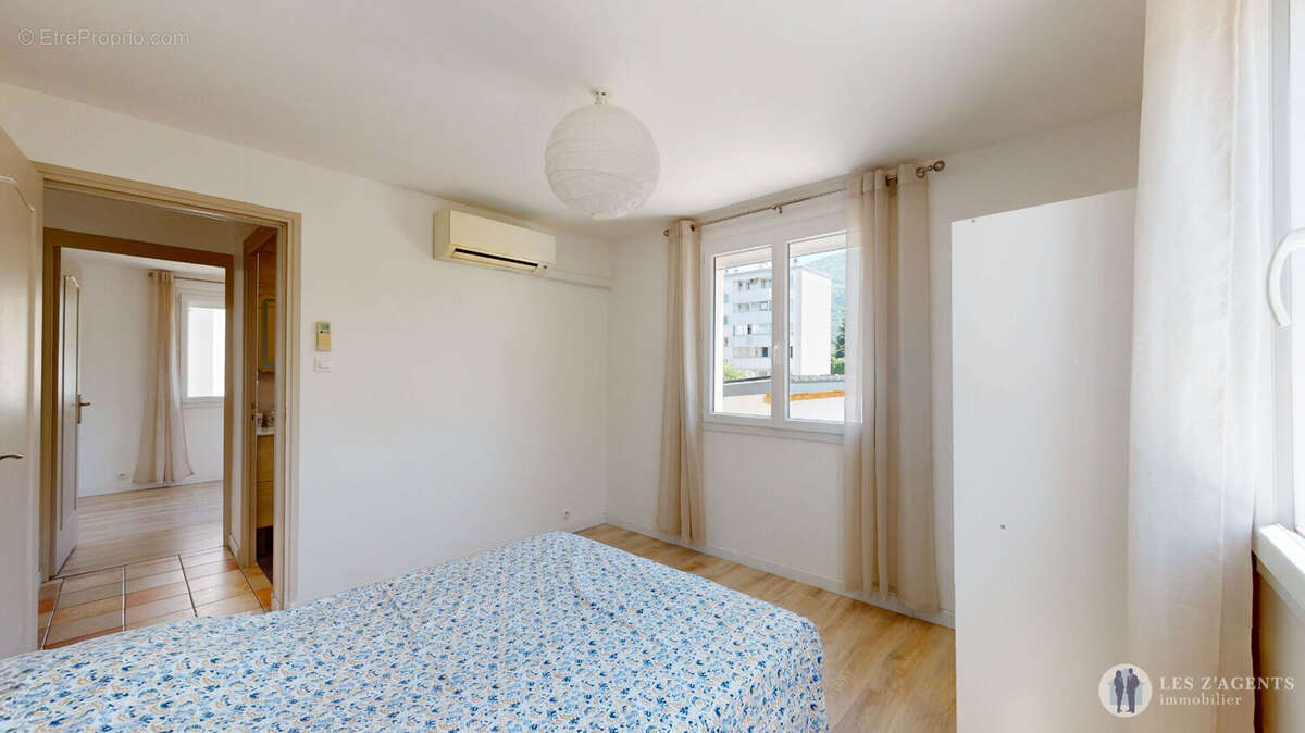 Appartement à SAINT-MARTIN-D'HERES