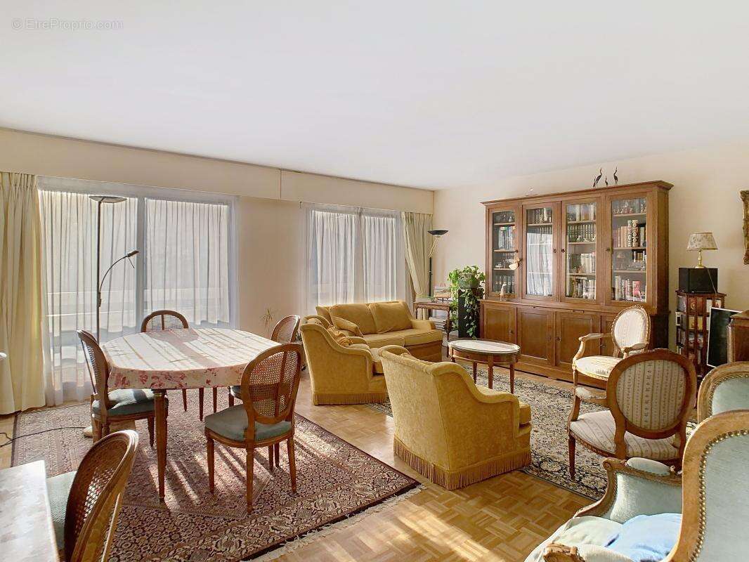 Appartement à ISSY-LES-MOULINEAUX