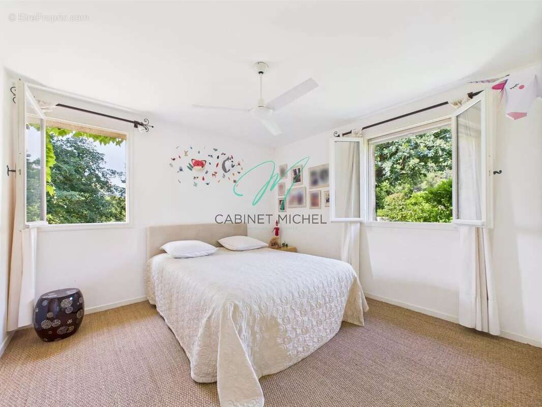 Maison à ROQUEFORT-LES-PINS