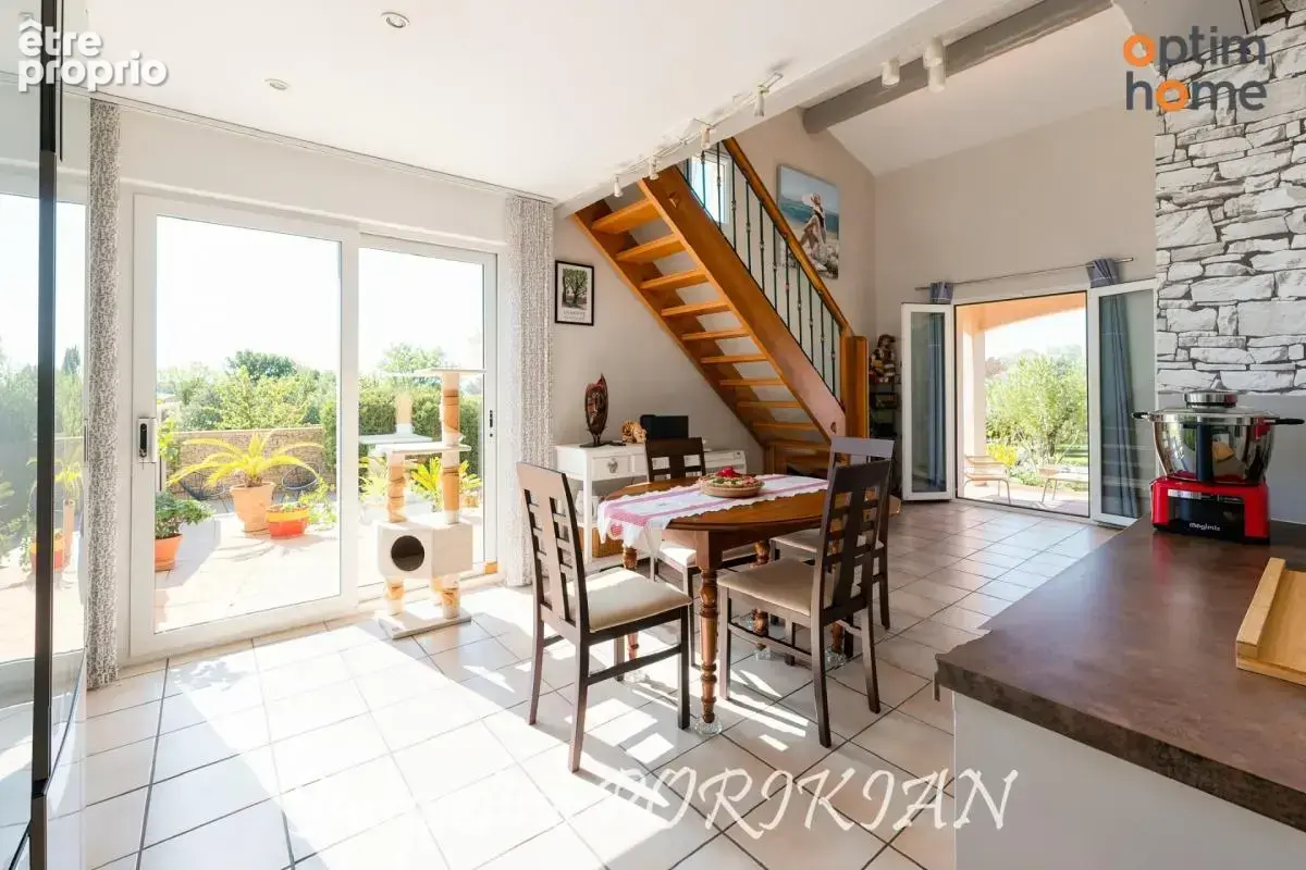 La Motte d'Aigues : Villa 4/5 pièces plus dépendance sur 3 160 m² de terrain arboré avec piscine - photo 7