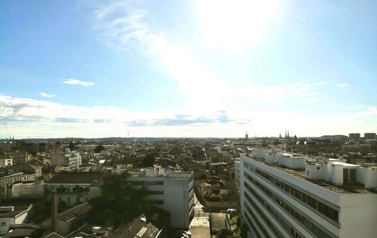 Appartement à BORDEAUX