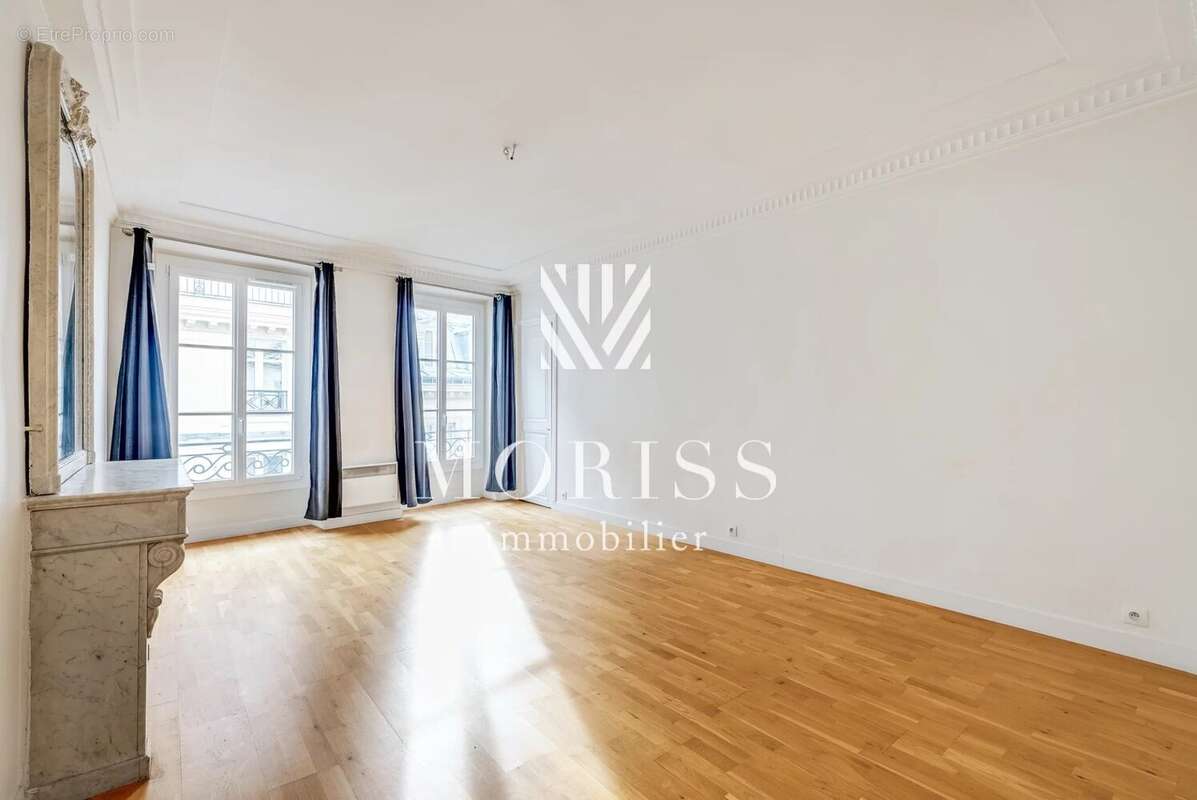 Appartement à PARIS-8E