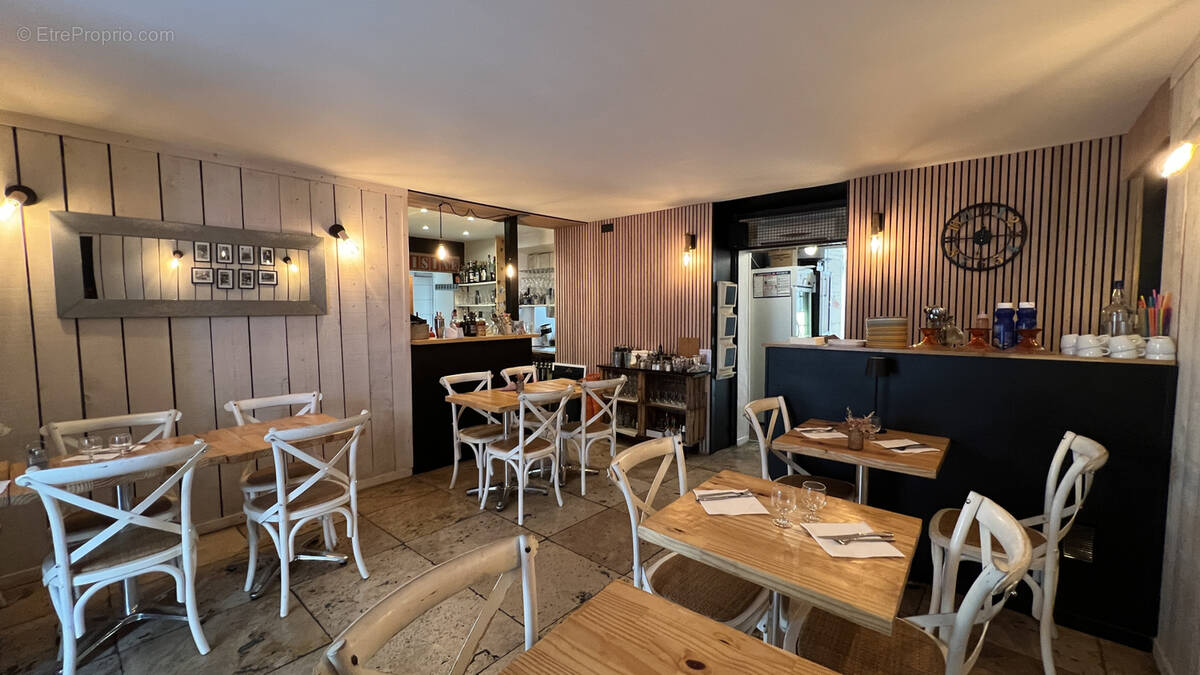 Commerce à GREOUX-LES-BAINS