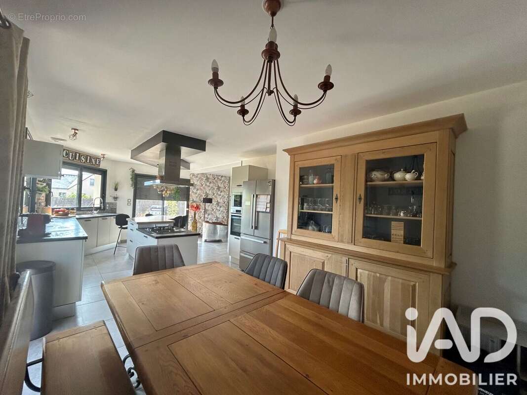 Maison 122 m² à Villebernier  - photo 8