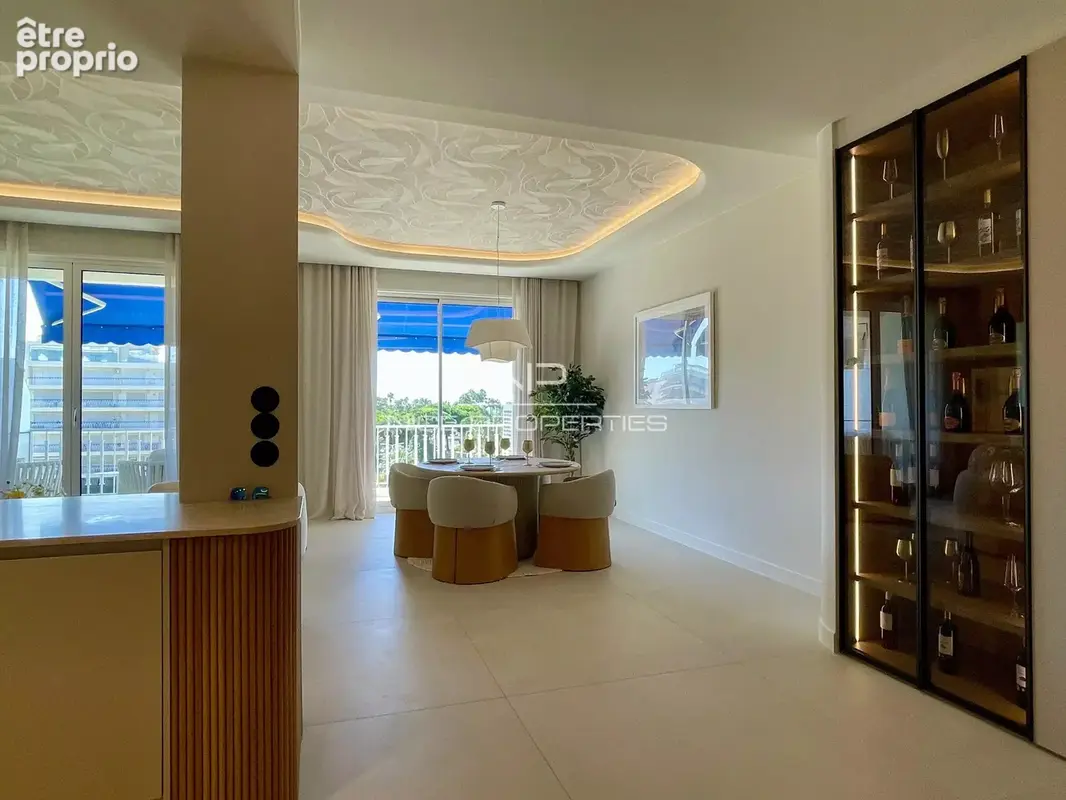 Cannes, appartement sur la Croisette, vue mer et port - photo 12