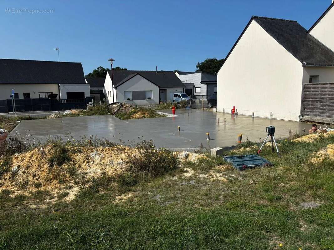 Terrain à LOUISFERT