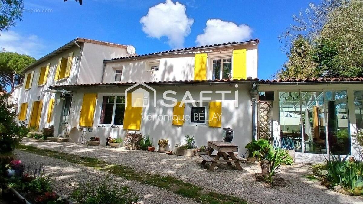 Photo 1 - Maison à SAINT-ROMAIN-DE-BENET