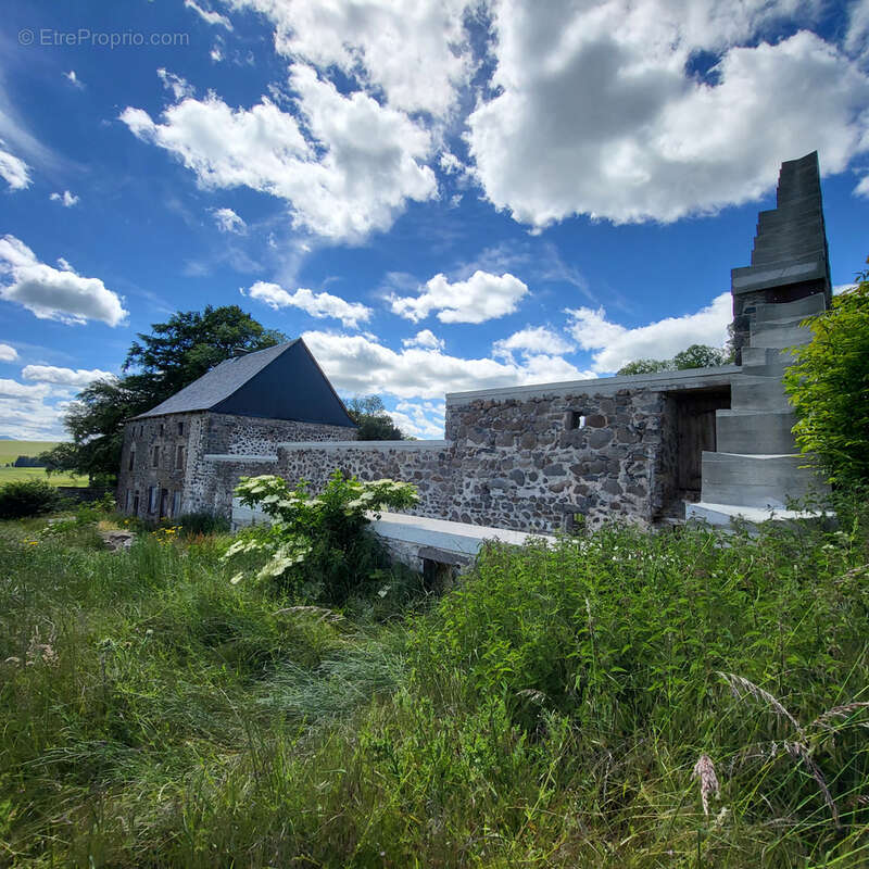 Maison en pierres avec ancienne grange - photo 3