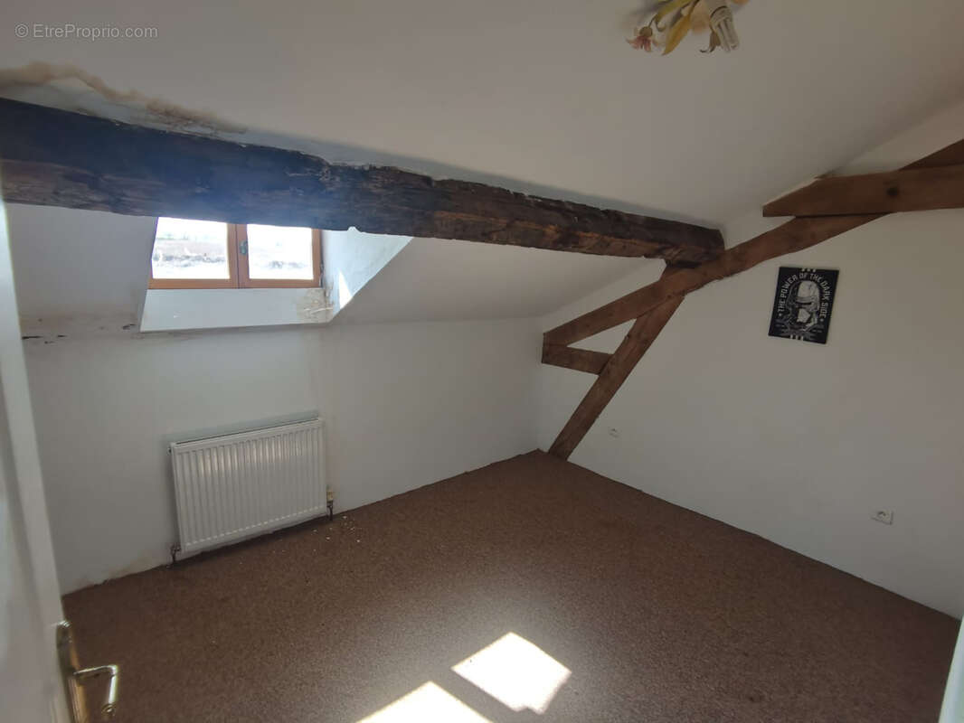 Maison à SAINT-JUNIEN