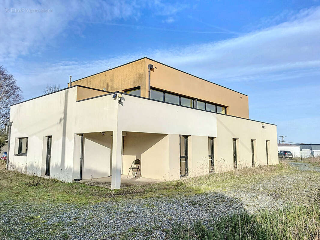 Commerce à TREMUSON