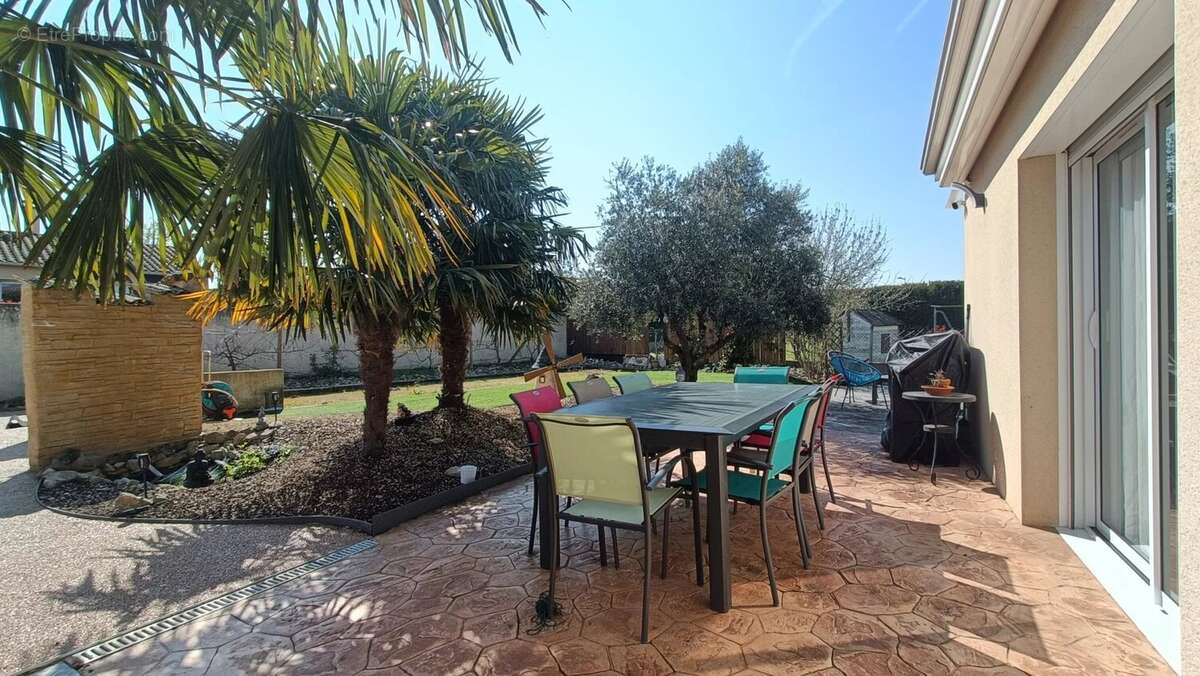 Maison à NEUVILLE-DE-POITOU